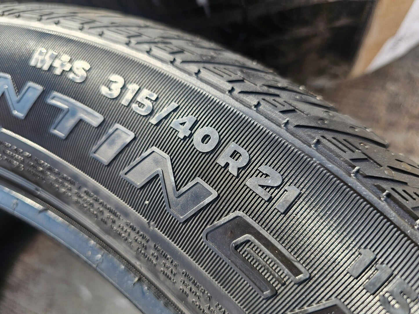 (1) 315/40/21 Continental Cross Contact LX Sport tire