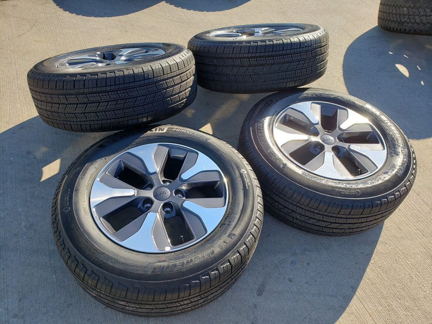 18" Jeep Grand Cherokee L OEM wheels rims 9308 Durango tires MICHELIN