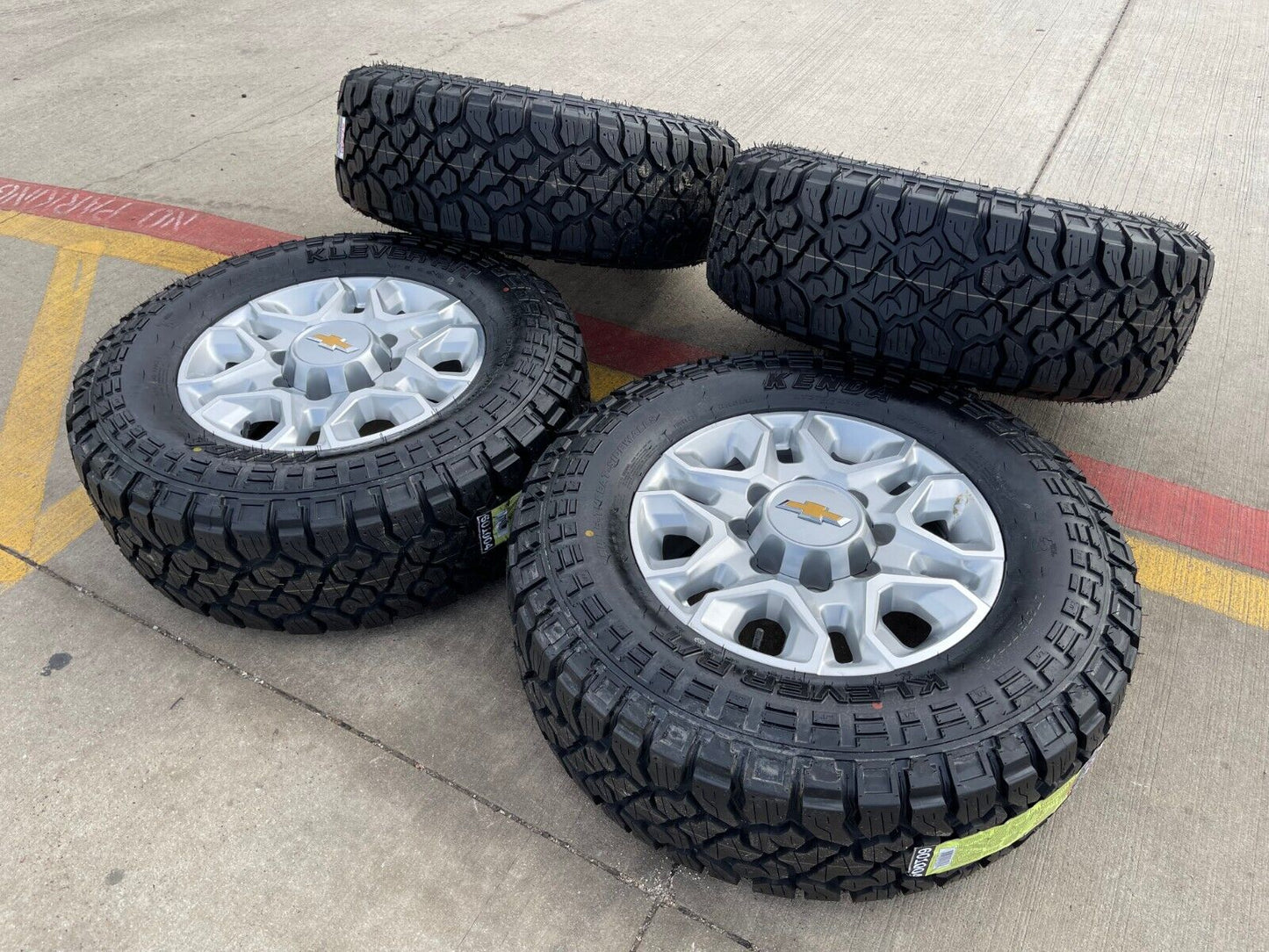 18" Chevy Silverado 2500 3500 OEM 5959 wheels rims tires 2022 2023 2024 2025 NEW