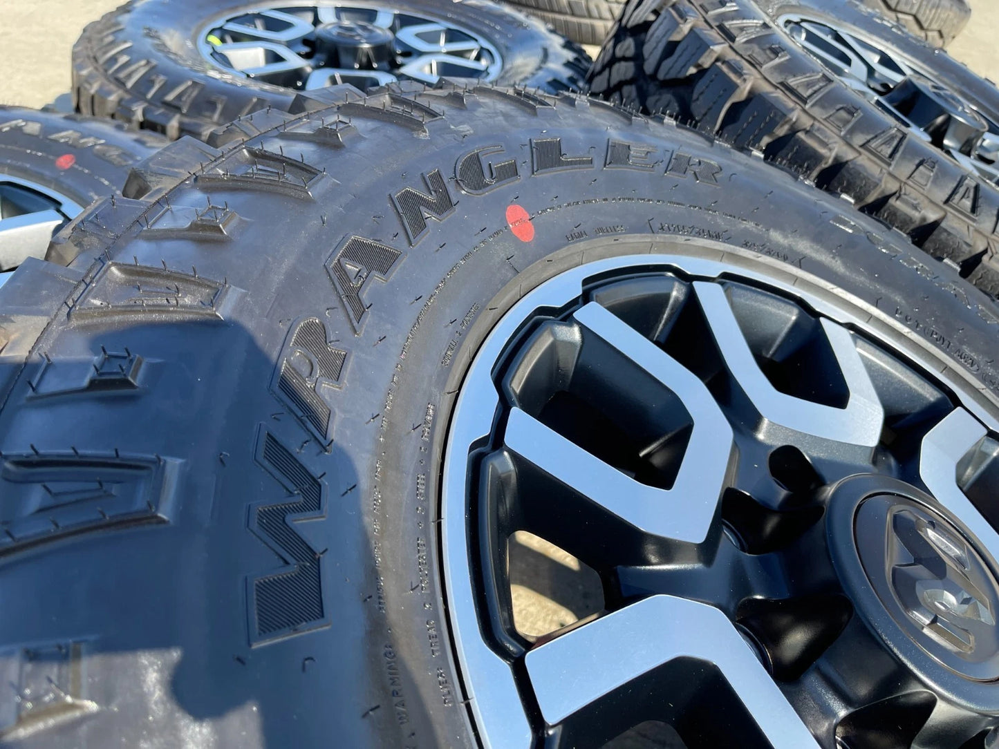 18" Ram 2500 3500 LARAMIE OEM wheels rims 2694 tires 35" DURATRAC NEW