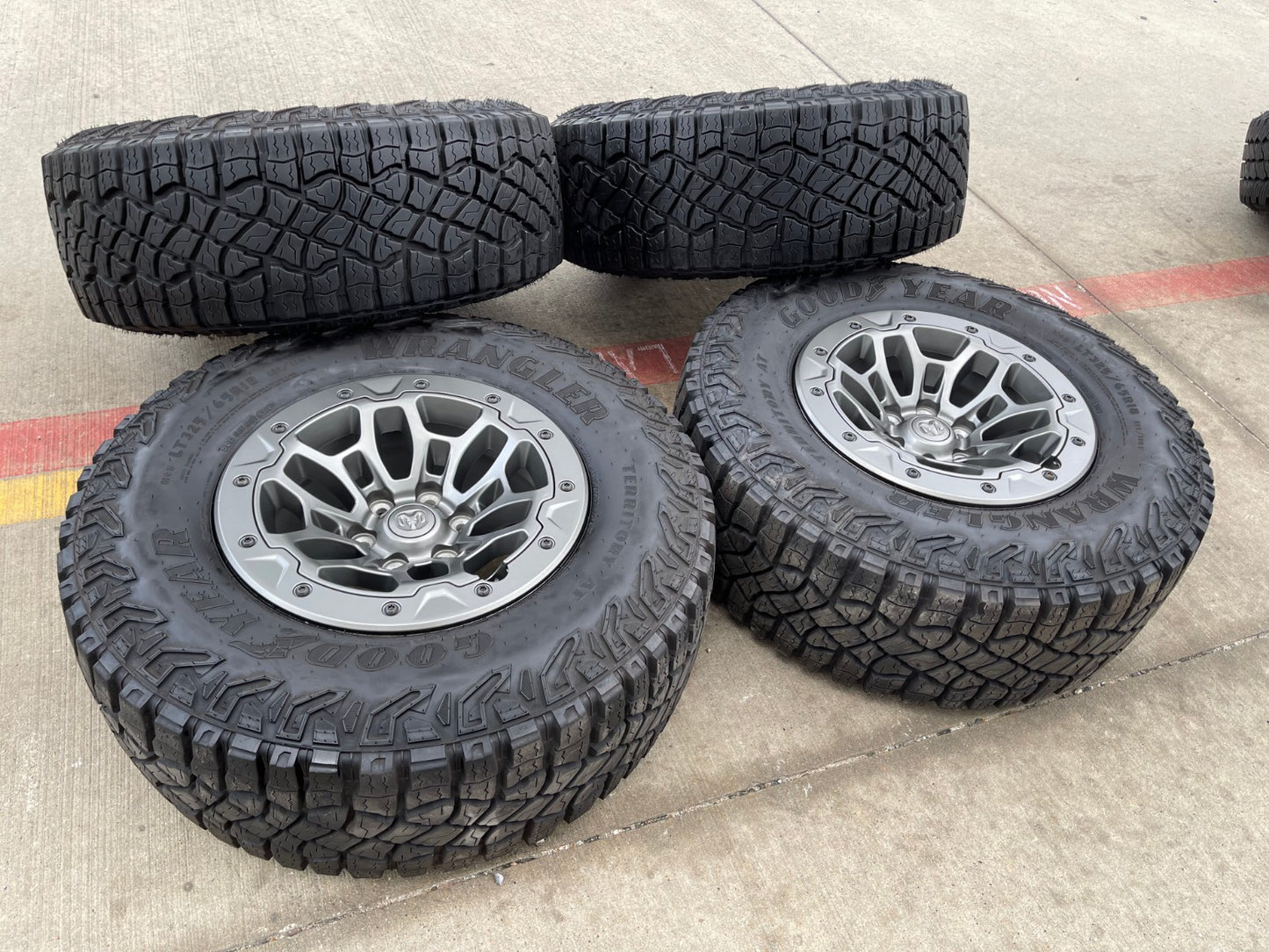 18" Dodge Ram 1500 RHO TRX Beadlock OEM wheel rim 2735 tires 2023 2024 2025 2026