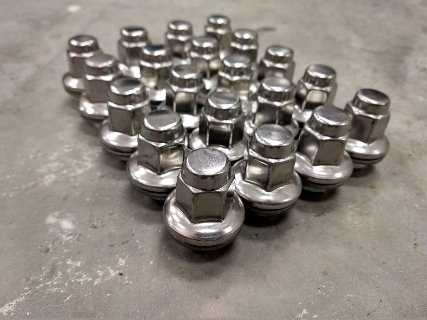 20) OEM Toyota Tundra lug nuts washer polished 14x1.5 LX570 Sequoia Land Cruiser