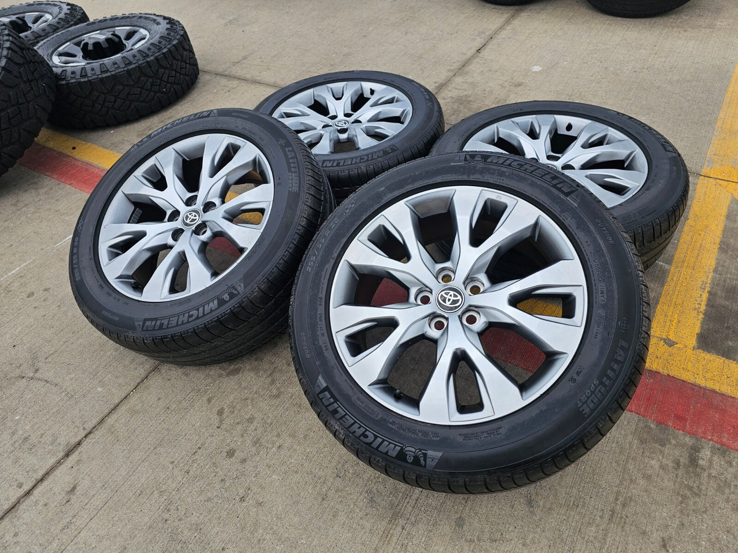 20" Toyota Grand Highlander OEM wheels rims tires Lexus TX350 MICHELIN