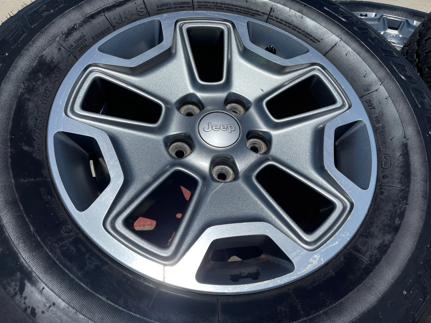 17" Jeep Wrangler Gladiator OEM Rubicon wheels rims 9118 tires