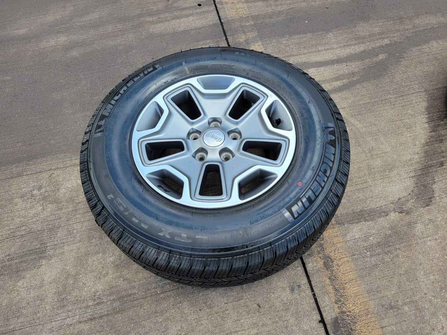 17" Jeep Wrangler Gladiator OEM wheel rim SPARE 9118 2016 2017 2018 2019 2020