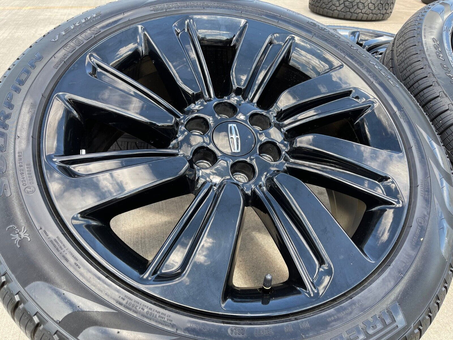 22" Lincoln Navigator OEM rims wheels Black Label 95384 10496 2022 2023 2024 NEW