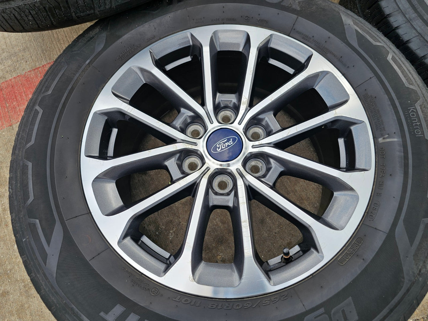 18" Ford F-150 OEM rims wheel 10169 tires Expedition
