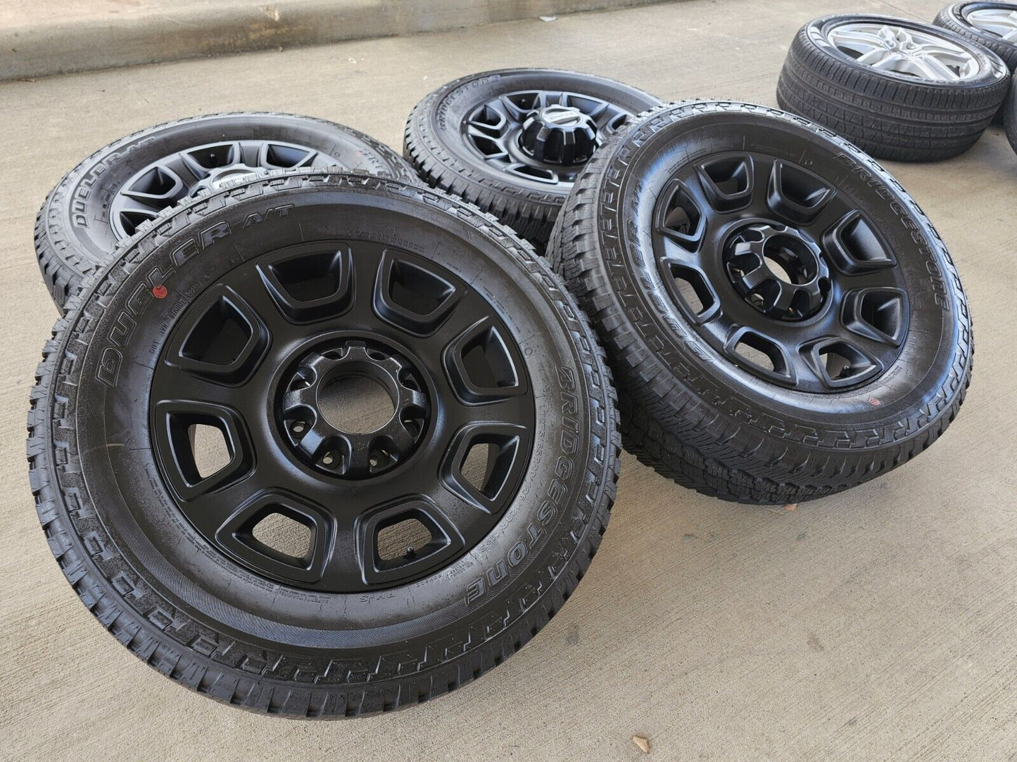 20" Ford F-250 F-350 OEM Lariat Platinum wheels rims 10486 tires 2024 2025