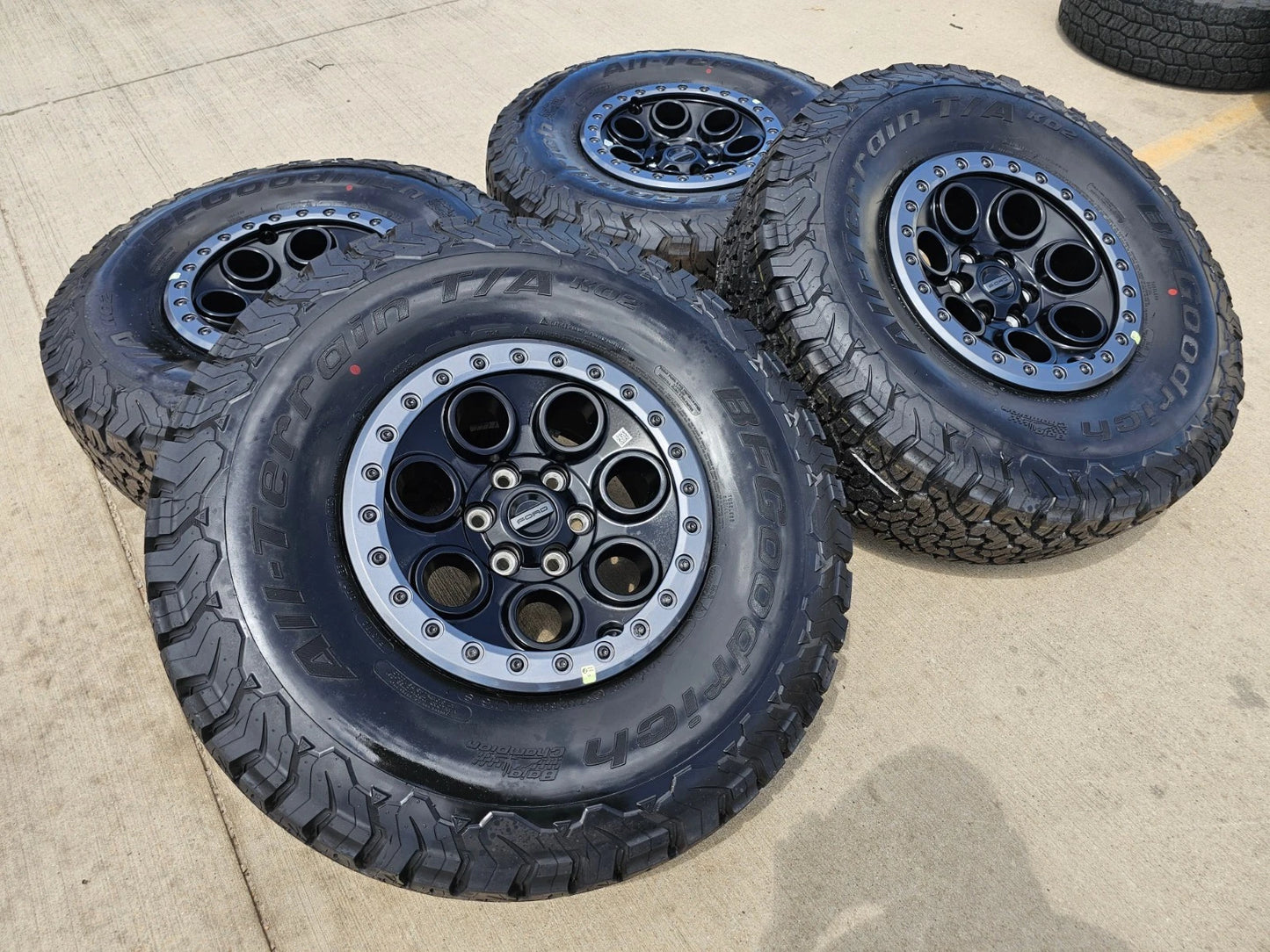 17" Ford F-150 Raptor OEM BEADLOCK rims wheels BFG KO2 37" tires NEW