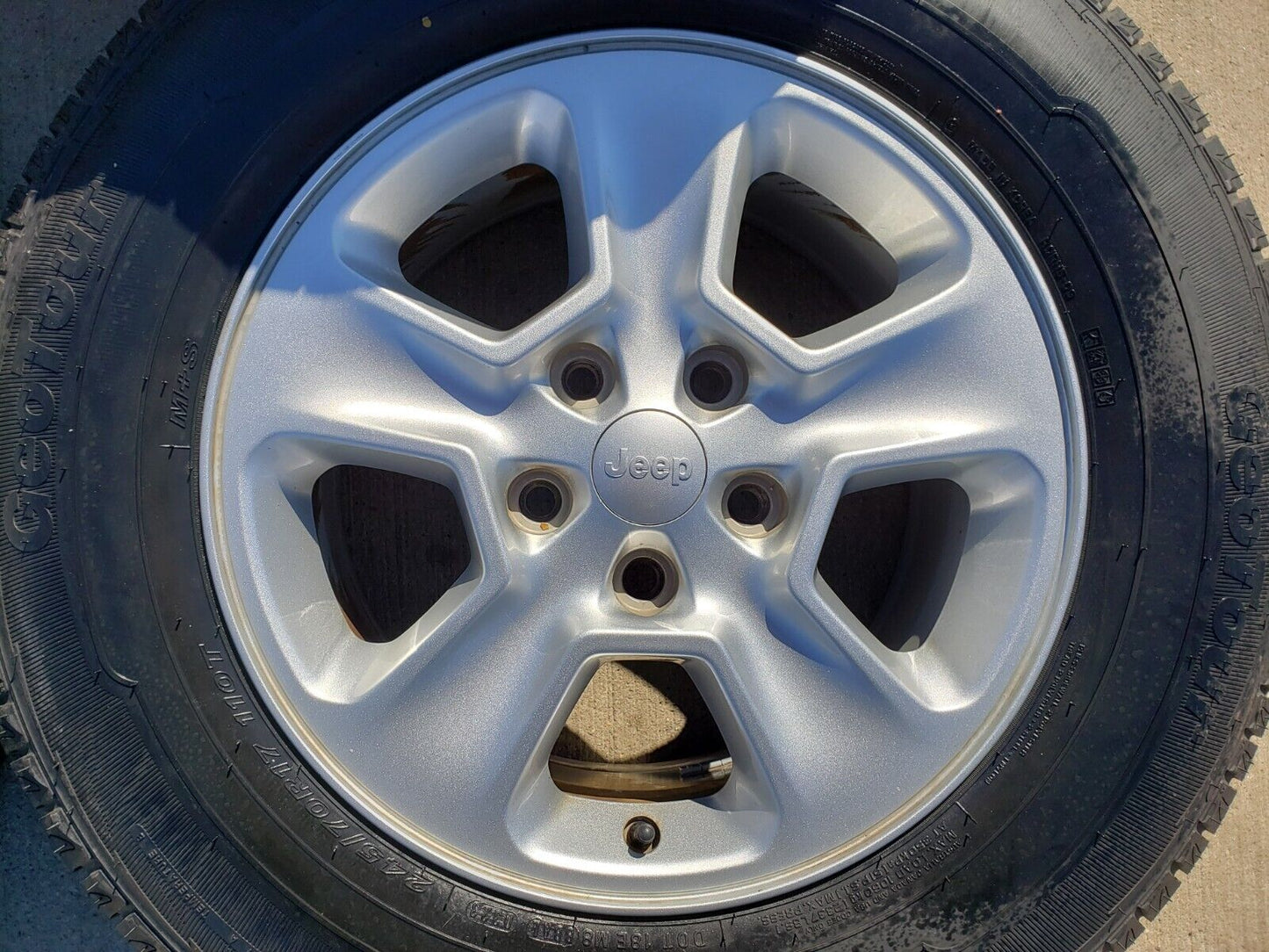 17" Jeep Grand Cherokee OEM wheels rims 9135 tires