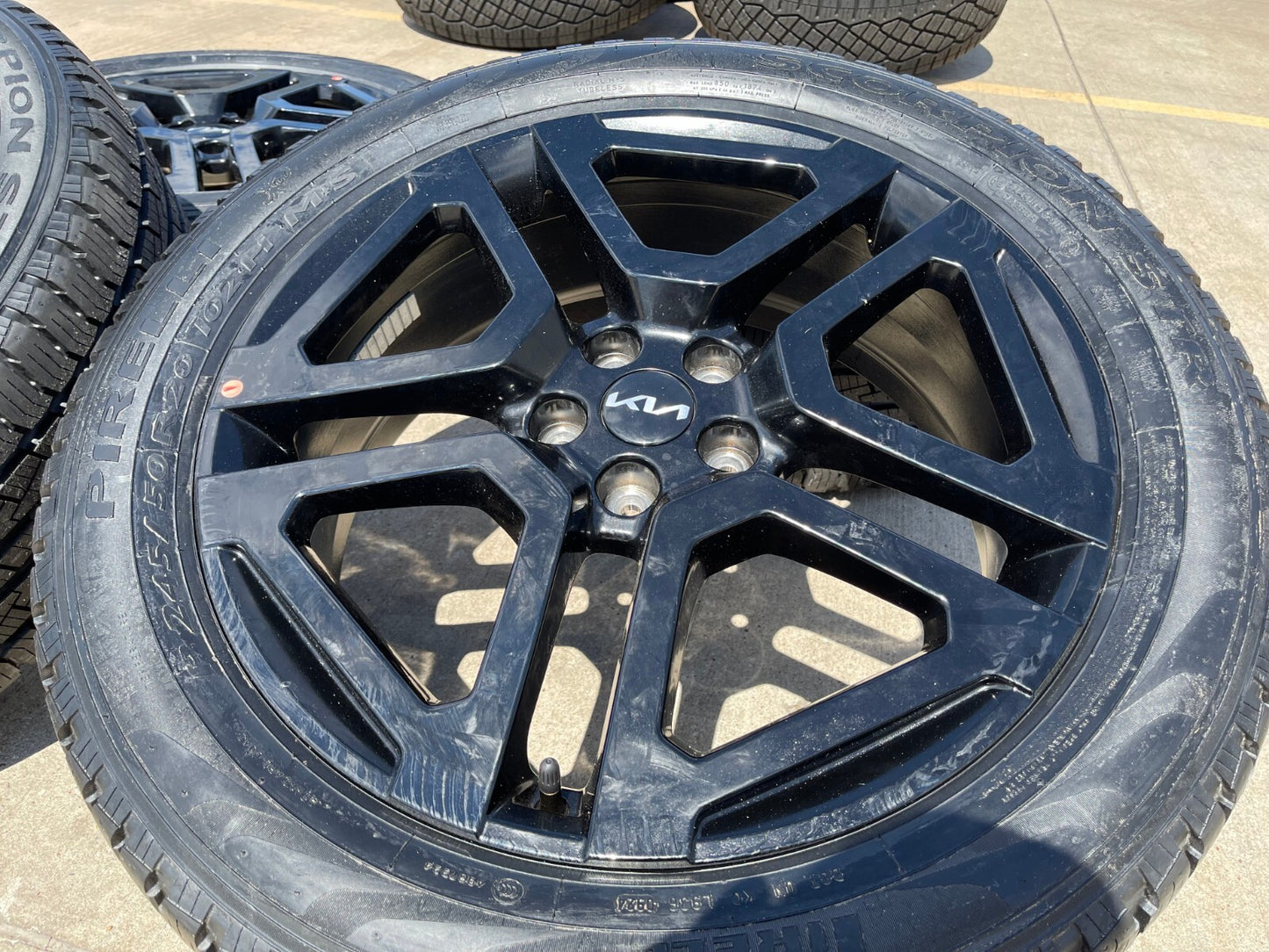 20" Kia Telluride Prestige X-PRO OEM wheels rims 74721 Sedona 2023 2024 2025 NEW