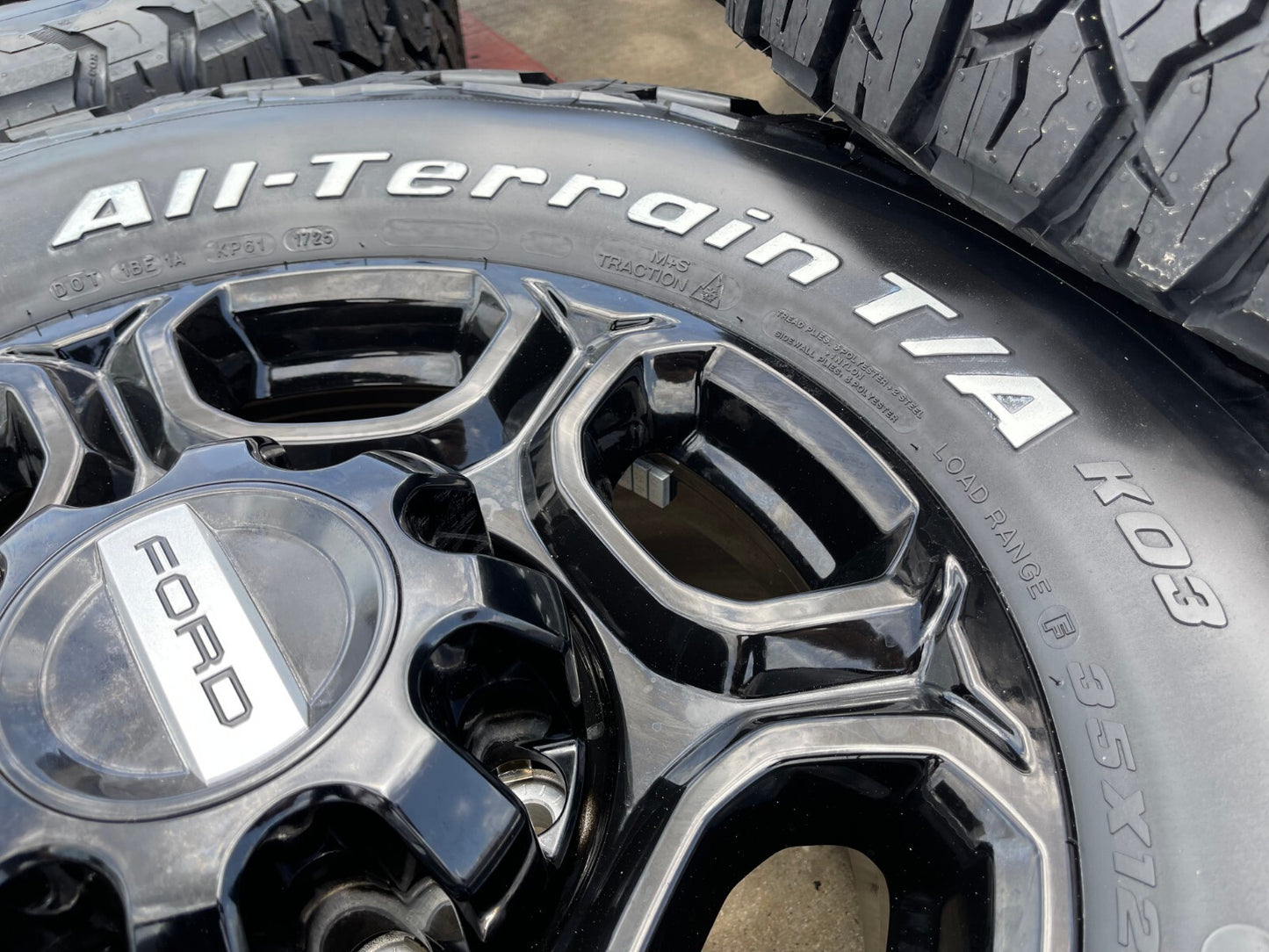 18" Ford F-250 F-350 Lariat FX-4 OEM 10479 black wheels 2024 2025 NEW BFG KO3