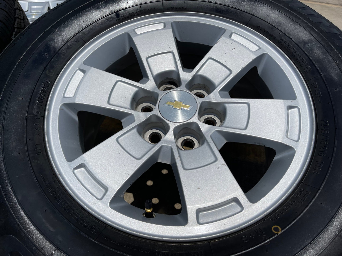 16" Chevy Colorado Z71 GMC Canyon OEM 5670 wheels rims tires