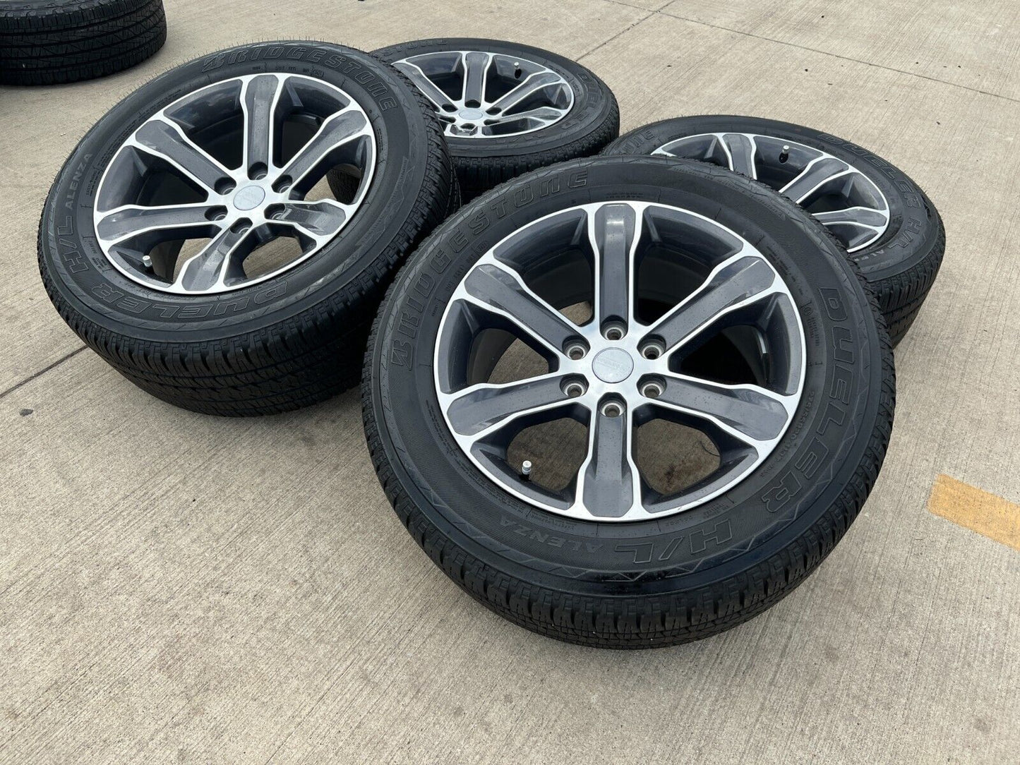 20" Jeep Grand Wagoneer OEM wheels rims 95262 Dodge Ram 1500 tires