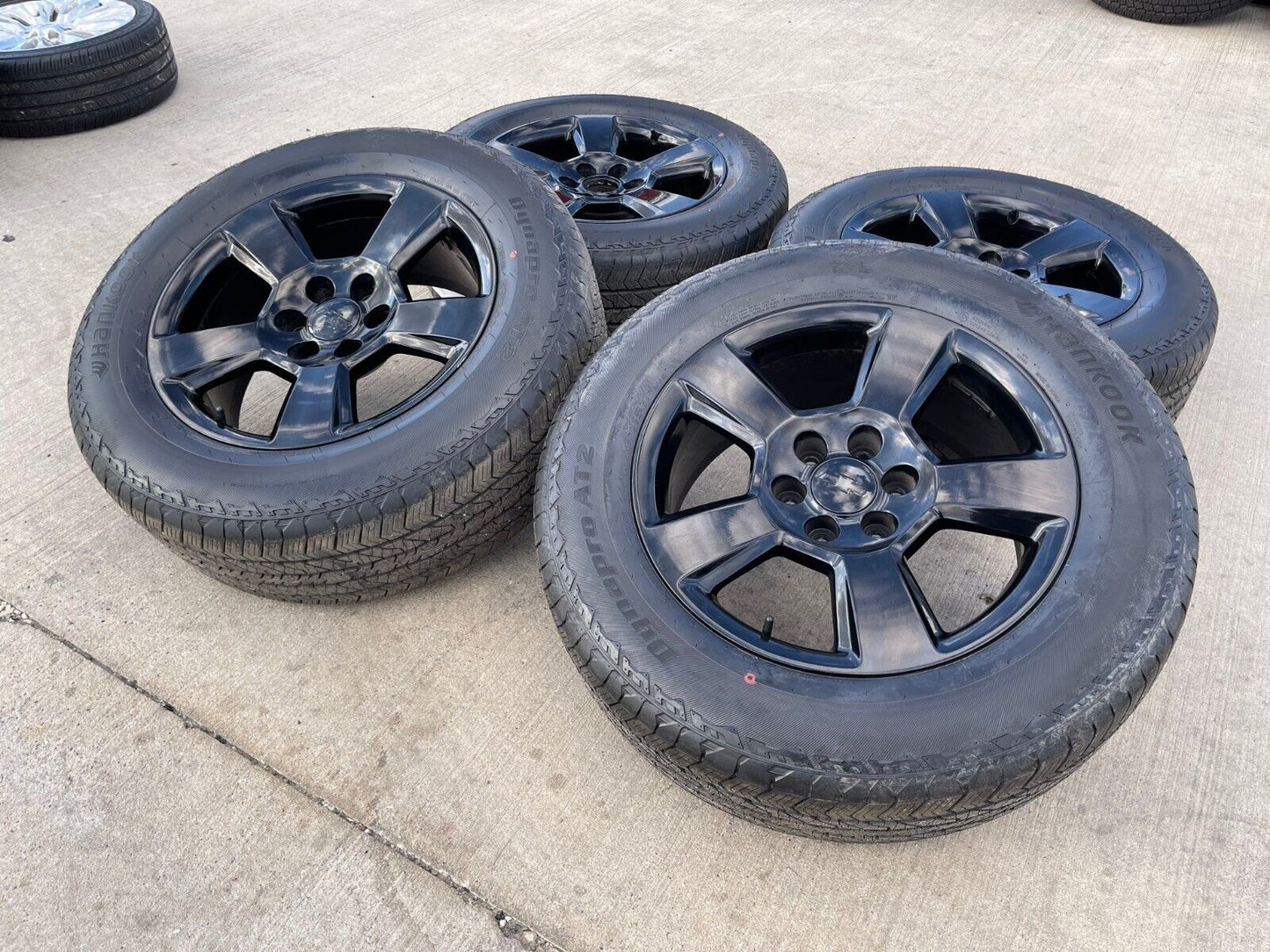 20" Chevy Silverado 1500 Tahoe Suburban OEM wheels rims 5652 tires GMC