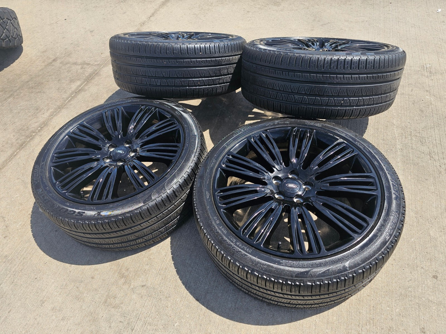 22" Land Rover Range DEFENDER OEM 72328 72331 wheels rims black PIRELLI