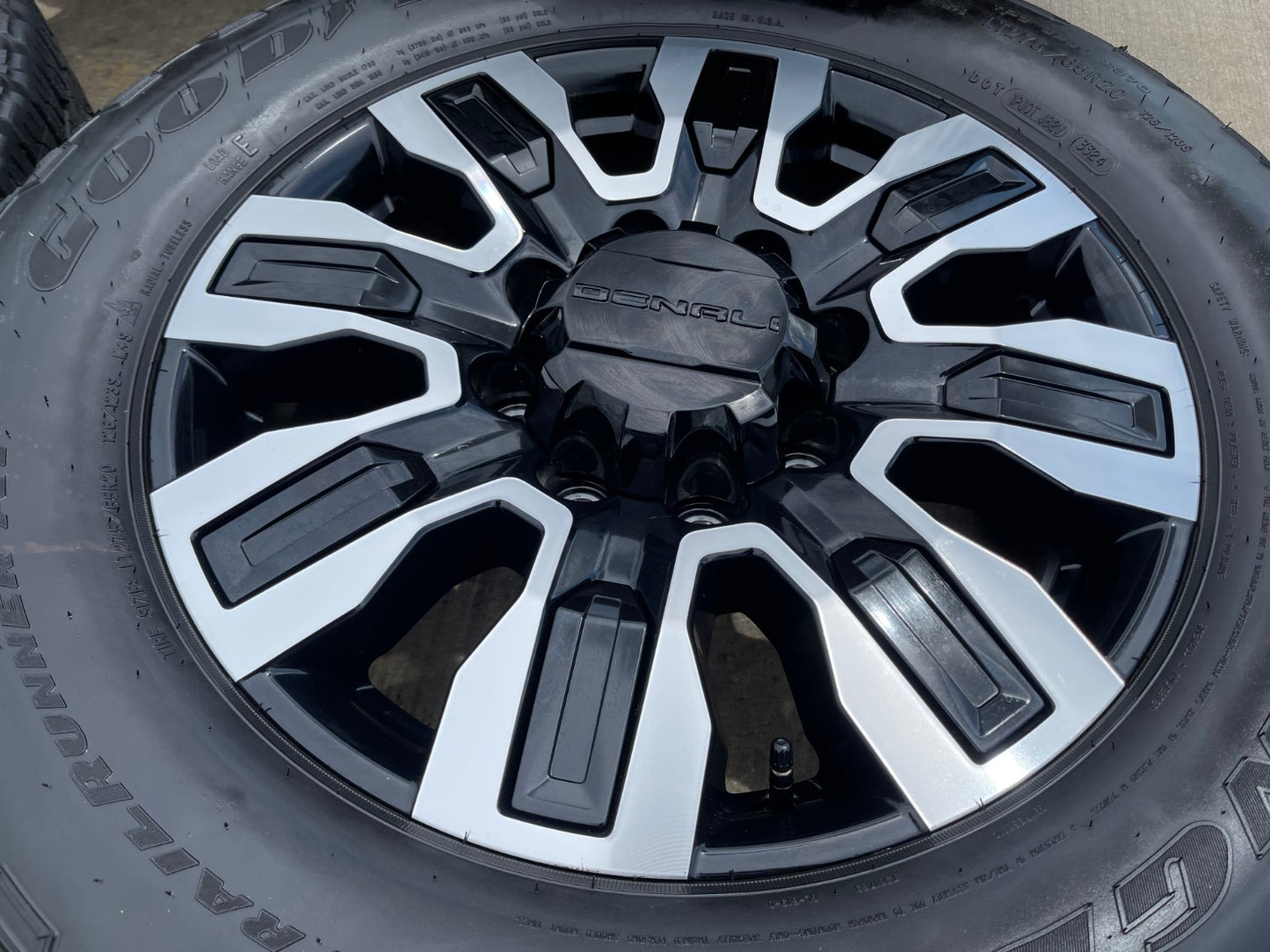 20" GMC Sierra DENALI ULTIMATE 2500 3500 OEM wheels rims 5958 Chevy Silverado