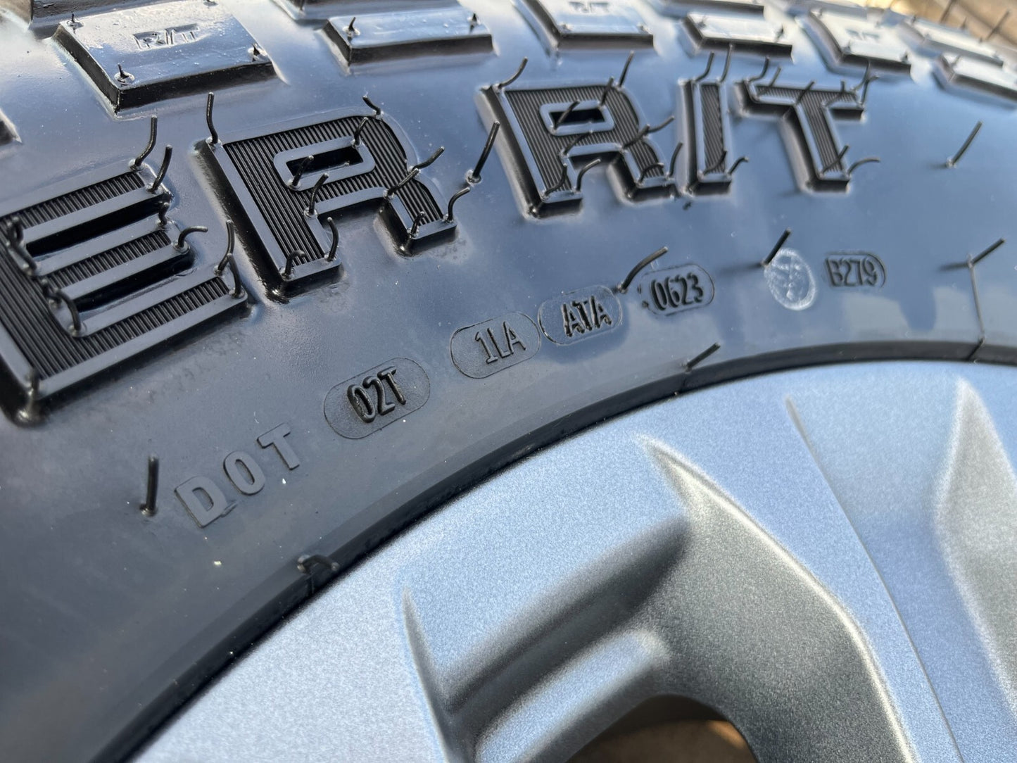 18" Ford F-250 F-350 OEM TREMOR gray rims wheels 10097 tires 2024 2025 NEW 35"