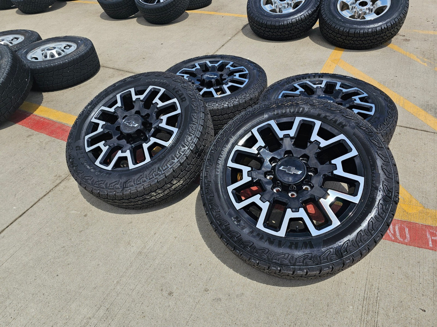 22" Chevy Silverado GMC Sierra 2500 OEM wheels rims A/T tires 2024 2025 NEW