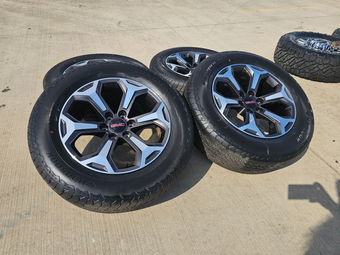 20" GMC Sierra Canyon Chevy Silverado OEM wheels rims 2025 2026 NEW HANKOOK