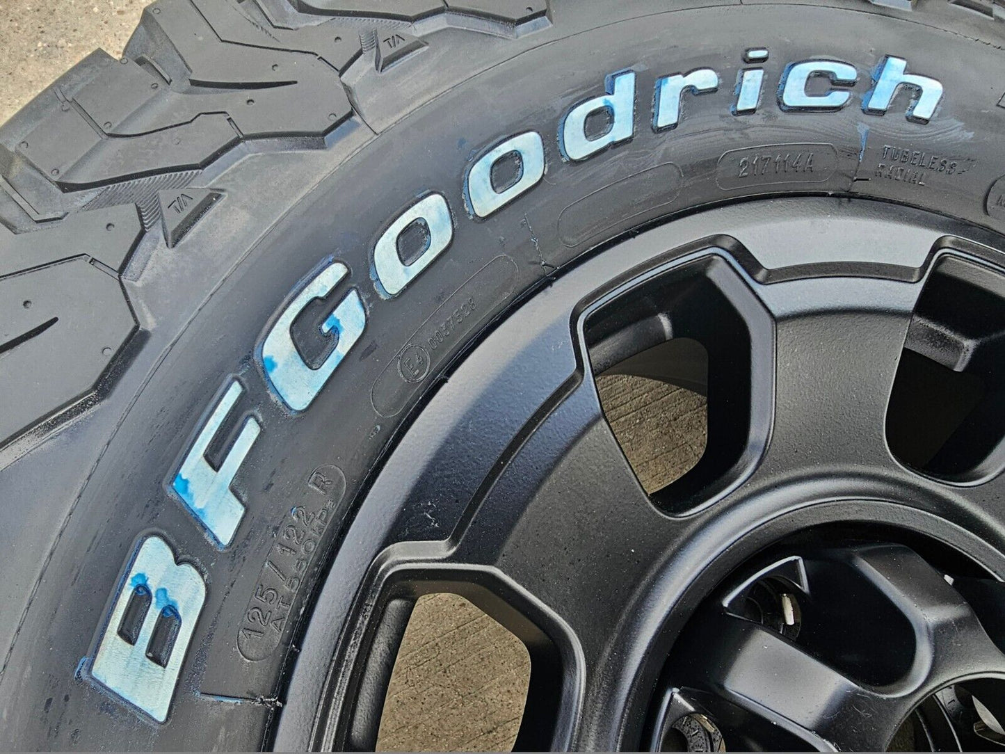 18" Ford F-250 F-350 OEM TREMOR rims wheels 10482 BFG 33" tires 2024 2025 NEW