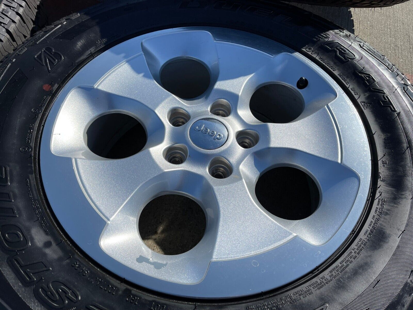 18" Jeep Wrangler Sahara OEM wheels rims 9119 NEW A/T tires