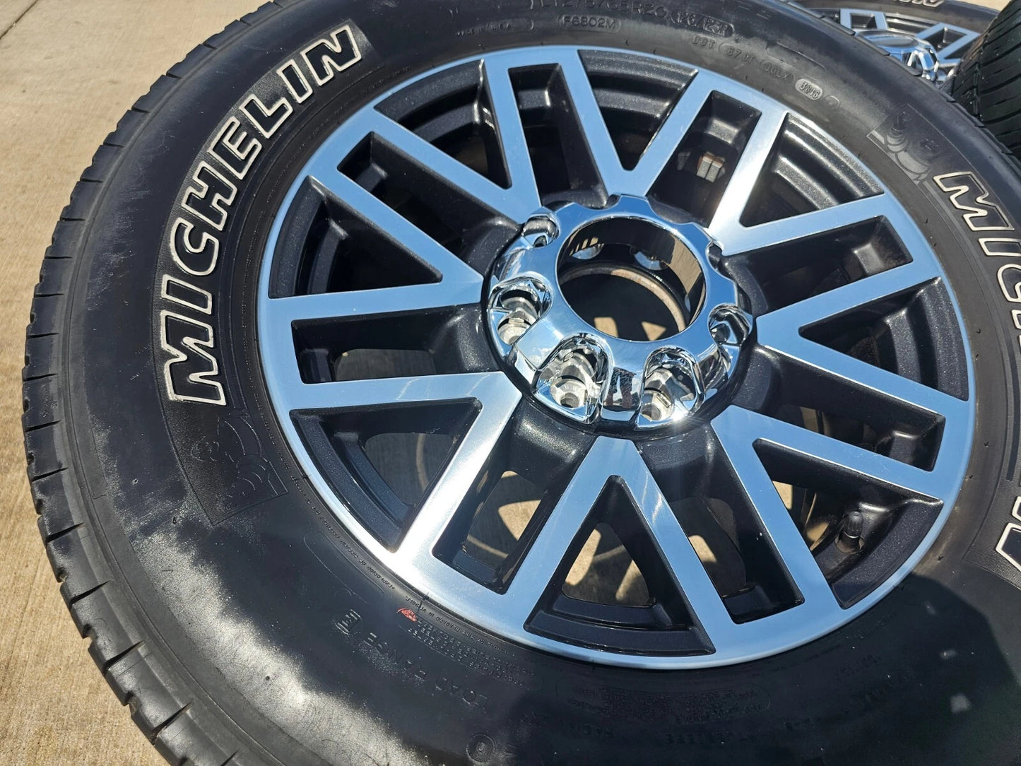 20" Ford F-250 F-350 OEM 10104 LARIAT rims wheels tires