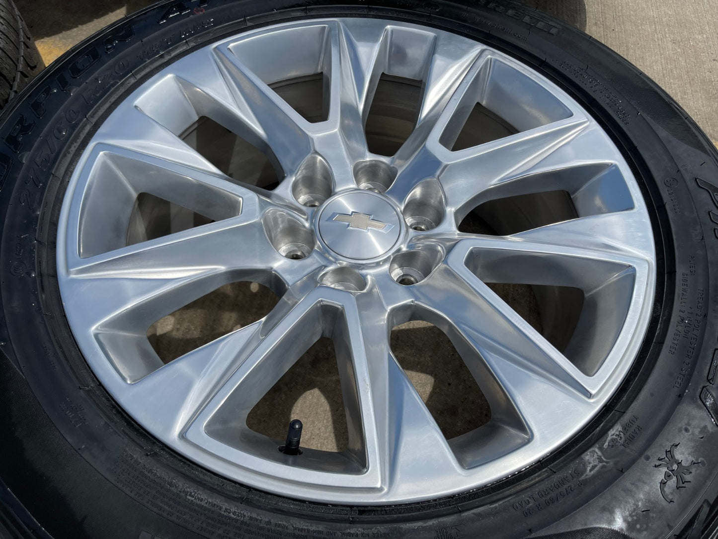 20" Chevy Tahoe Silverado LTZ 5920 OEM wheels rims Yukon 2025 2026 PIRELLI NEW