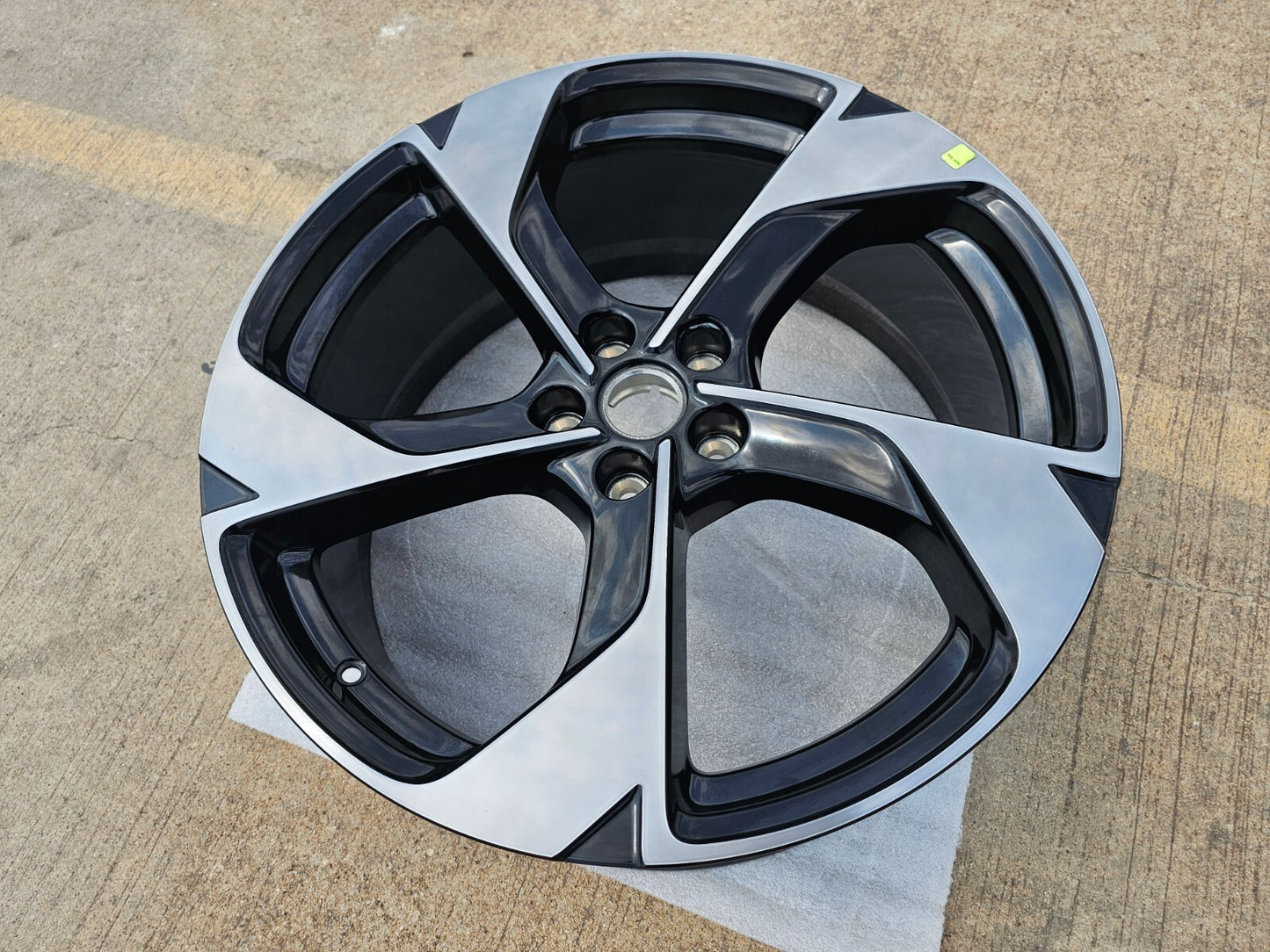 22" 22x9.5 Lucid Gravity OEM Grand Touring wheel rim 5x120 2024 2025 2026 FRONT