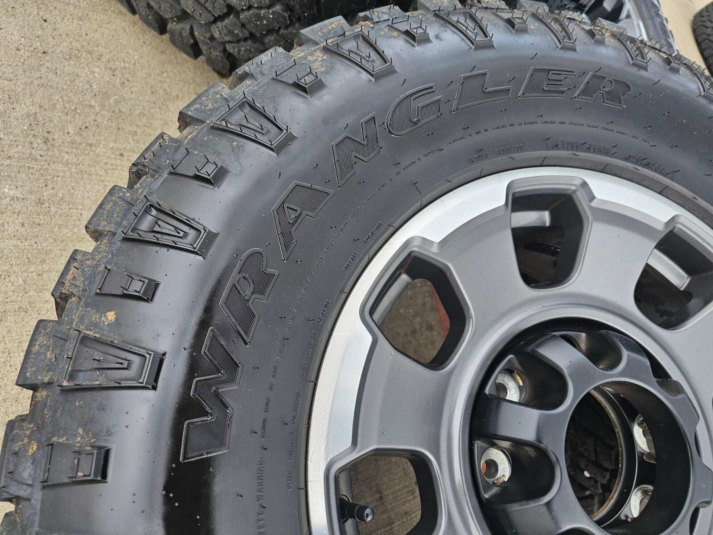 18" Ford F-250 F-350 OEM TREMOR 10482 rims wheels tires 35" GOODYEAR DURATRAC