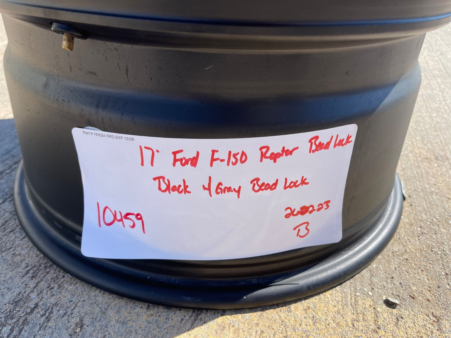 (1) 17" Ford F-150 Raptor OEM BEADLOCK rim wheel 10459 95210 DISCOUTNED