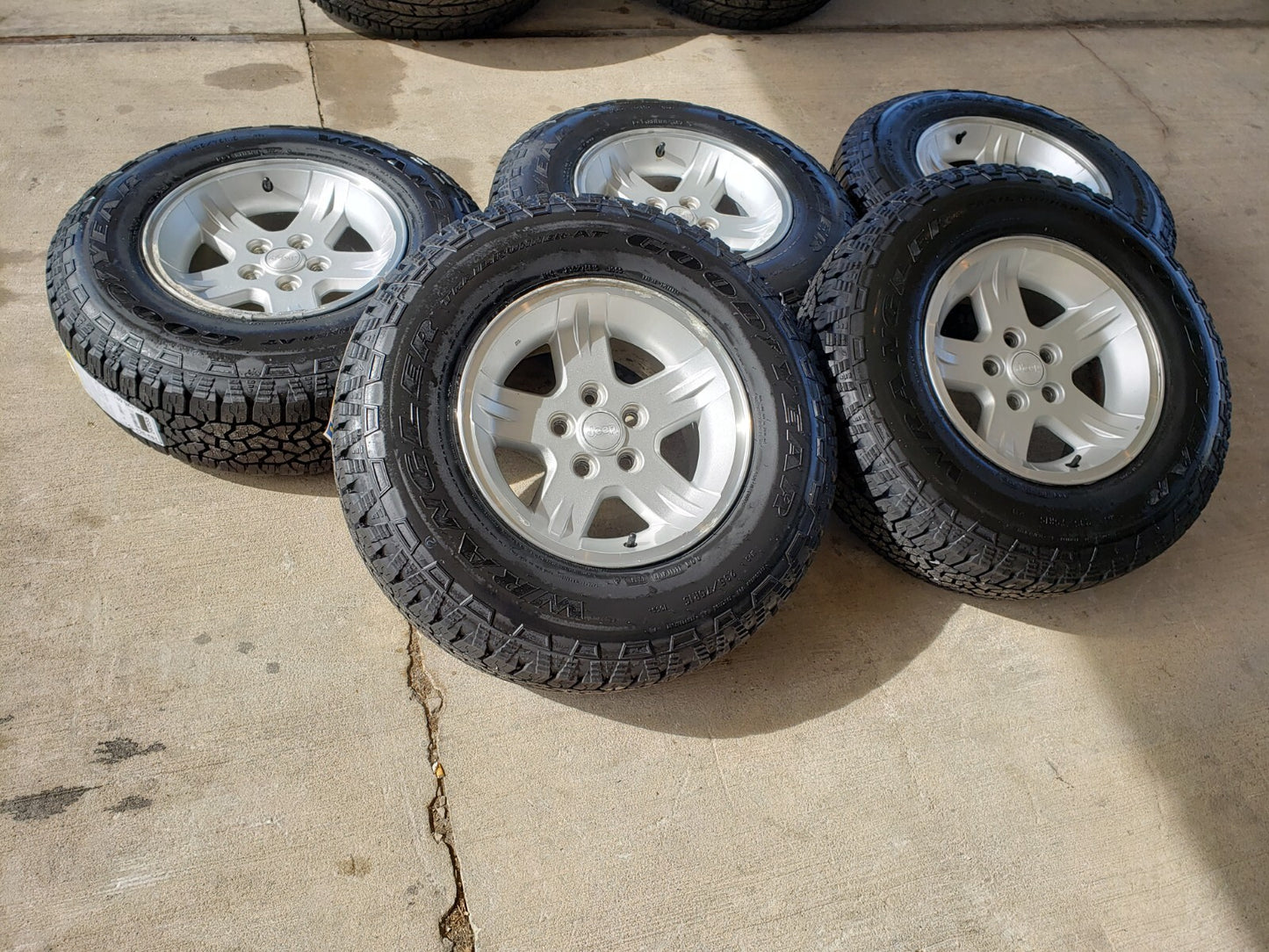 15" Jeep Wrangler OEM wheels rims 9050 1997 1998 1999 2000 2001 NEW A/T tires