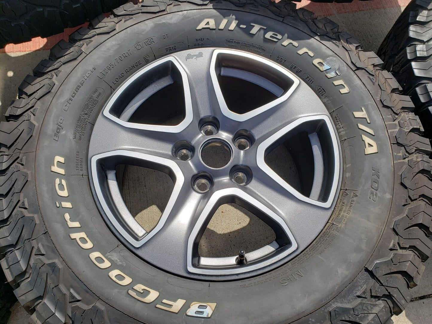 17" Jeep Wrangler Rubicon OEM wheels rims 9217 Gladiator 2020 2021 2022 2023 BFG