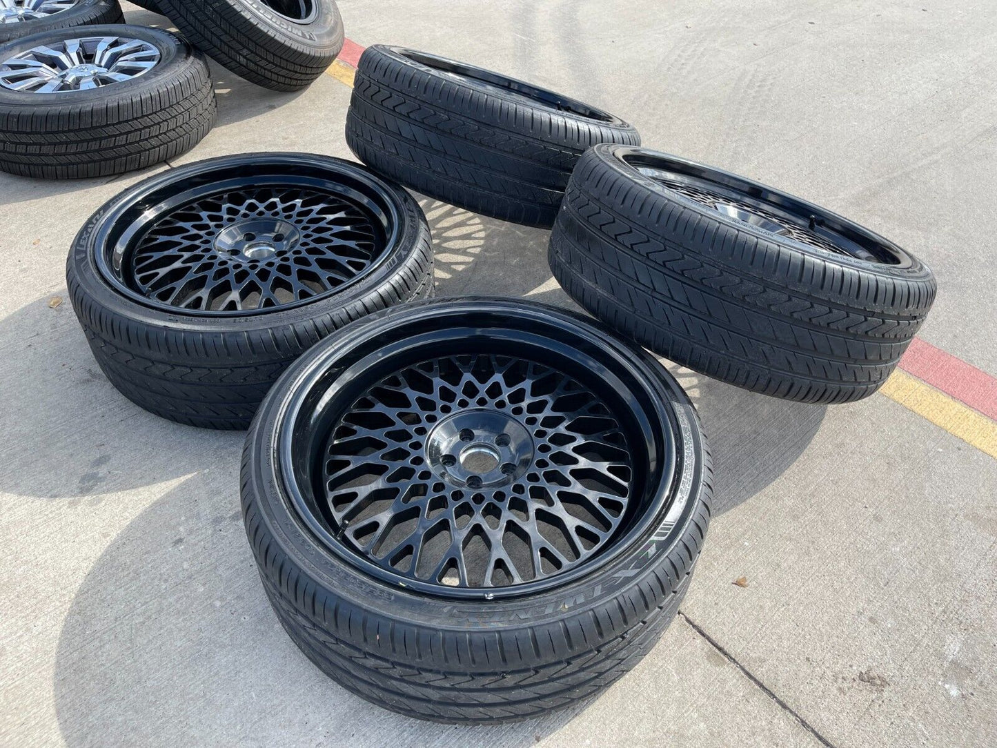 24x9 FORGIATO Rolls Royce Cullinan Phantom wheels rims tires black 5x112