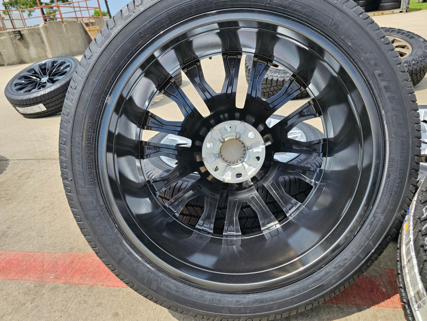 24" GMC Yukon Sierra DENALI OEM wheels rims tires 2024 2025 2026 NEW MICHELIN
