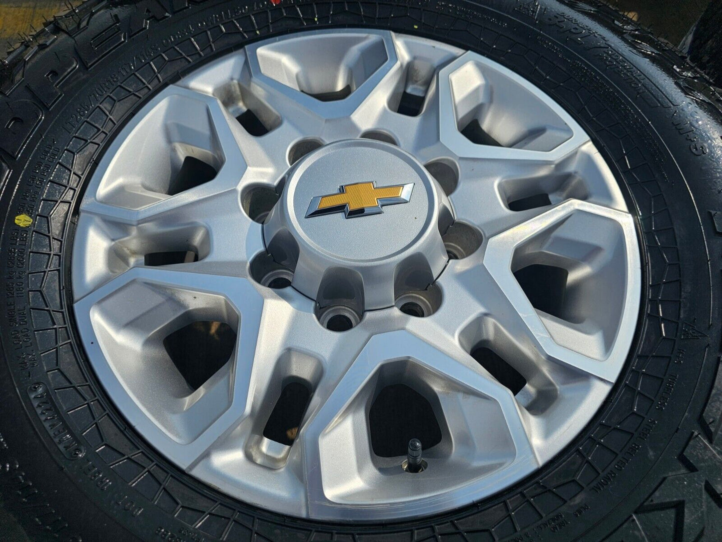 18" Chevy Silverado Trail Boss 2500 3500 OEM 5959 wheels rims 2024 2025 NEW 34"