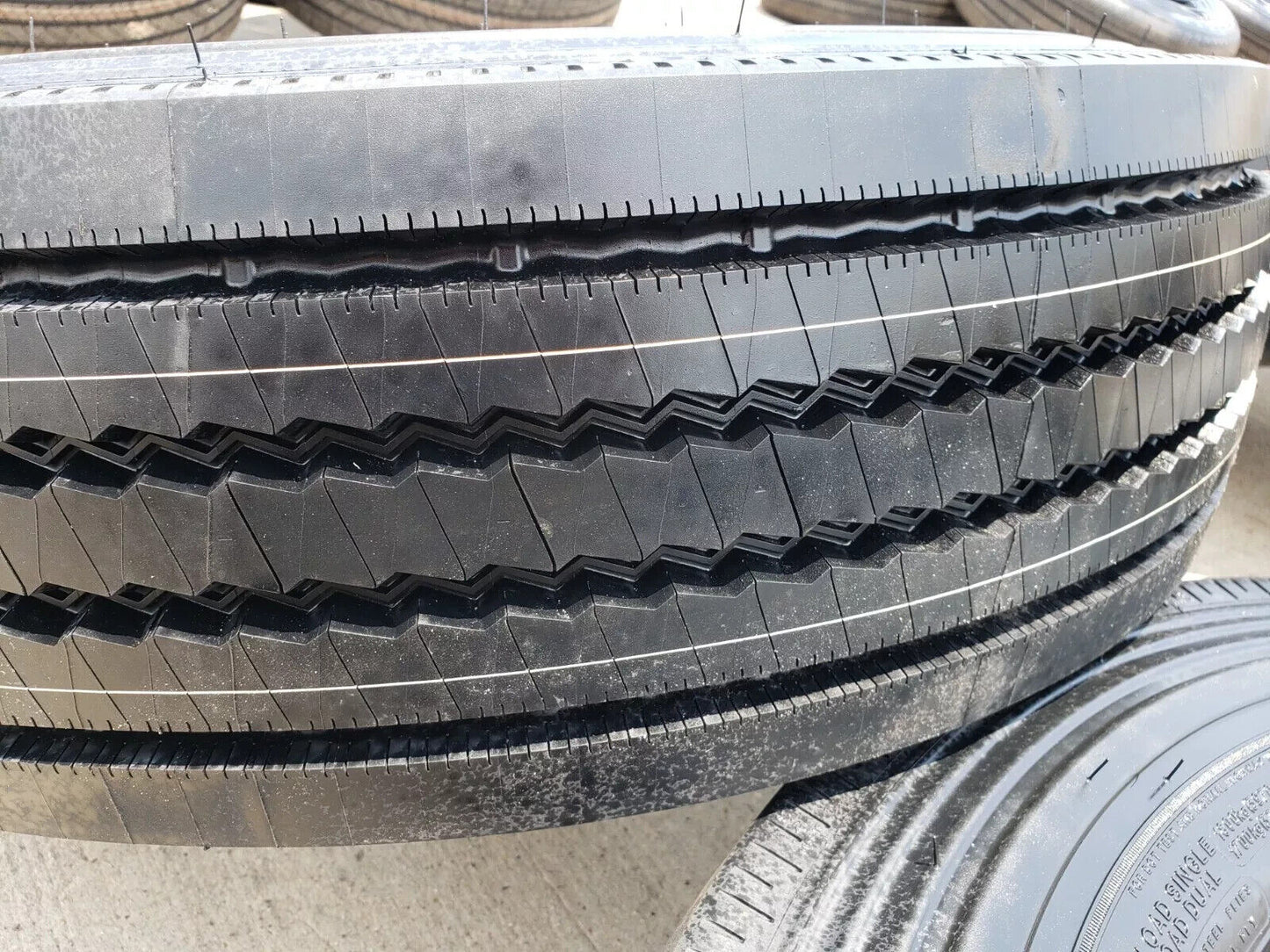 19.5" Ford F-450 Dually F-550 rim RAM 4500 OEM 10x225 spare MICHELIN NEW