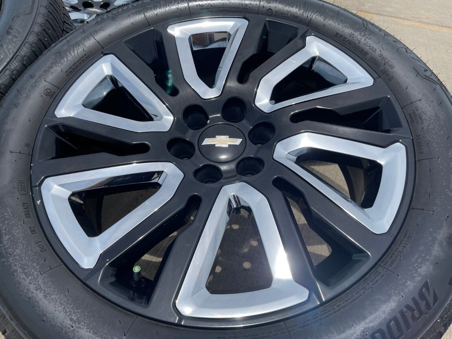 22" Chevy Tahoe Suburban OEM 5907 5901 wheels rims Silverado tires