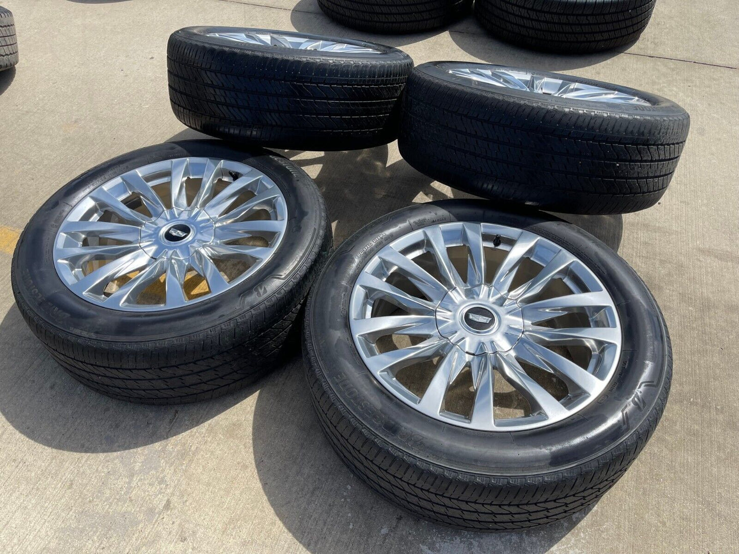 22" Cadillac Escalade Platinum OEM wheels rims 95026 tires GREAT DEAL