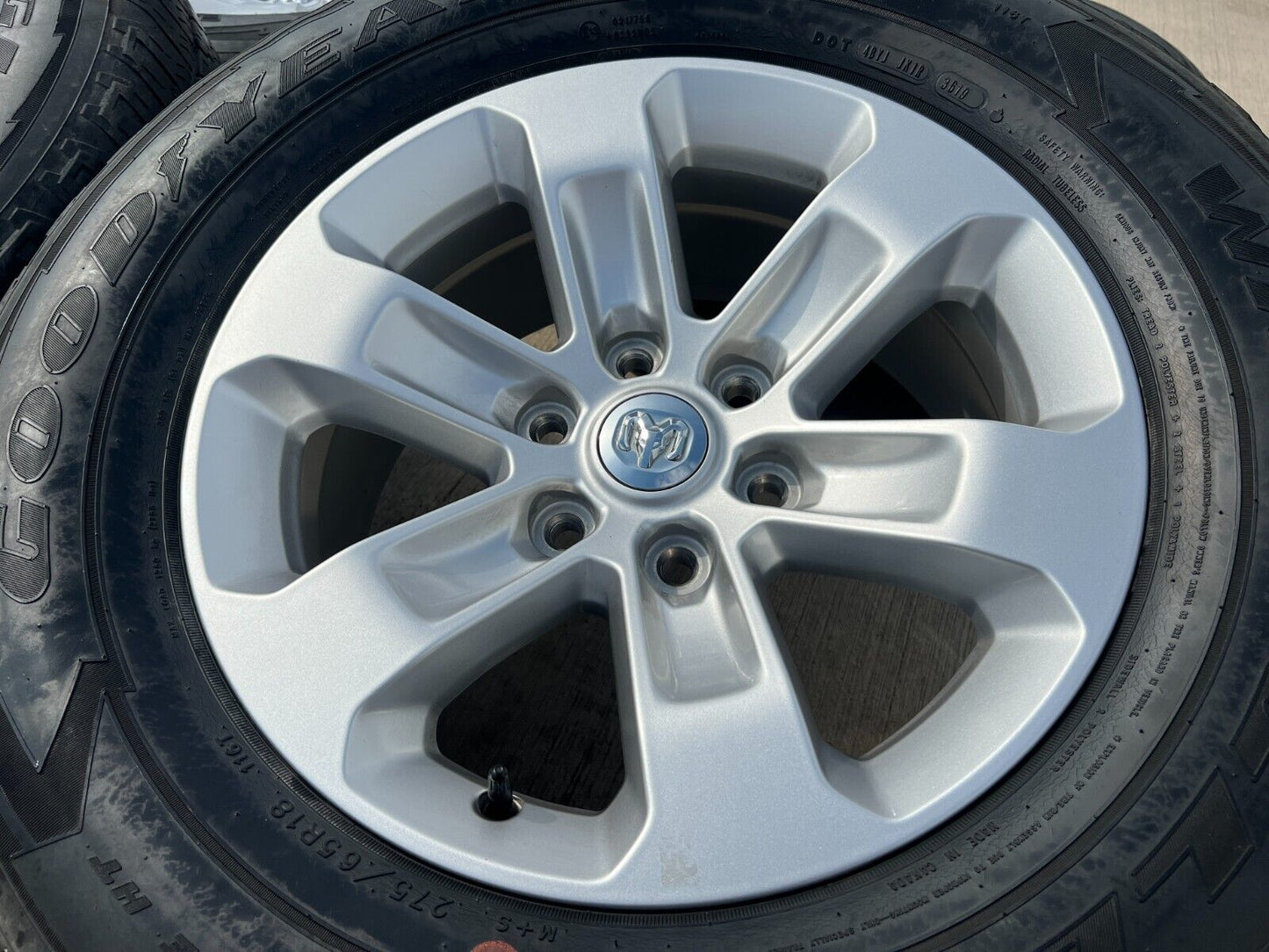 18" Dodge Ram 1500 OEM wheels rims 2672 tires 2020 2021 2022 2023 2024