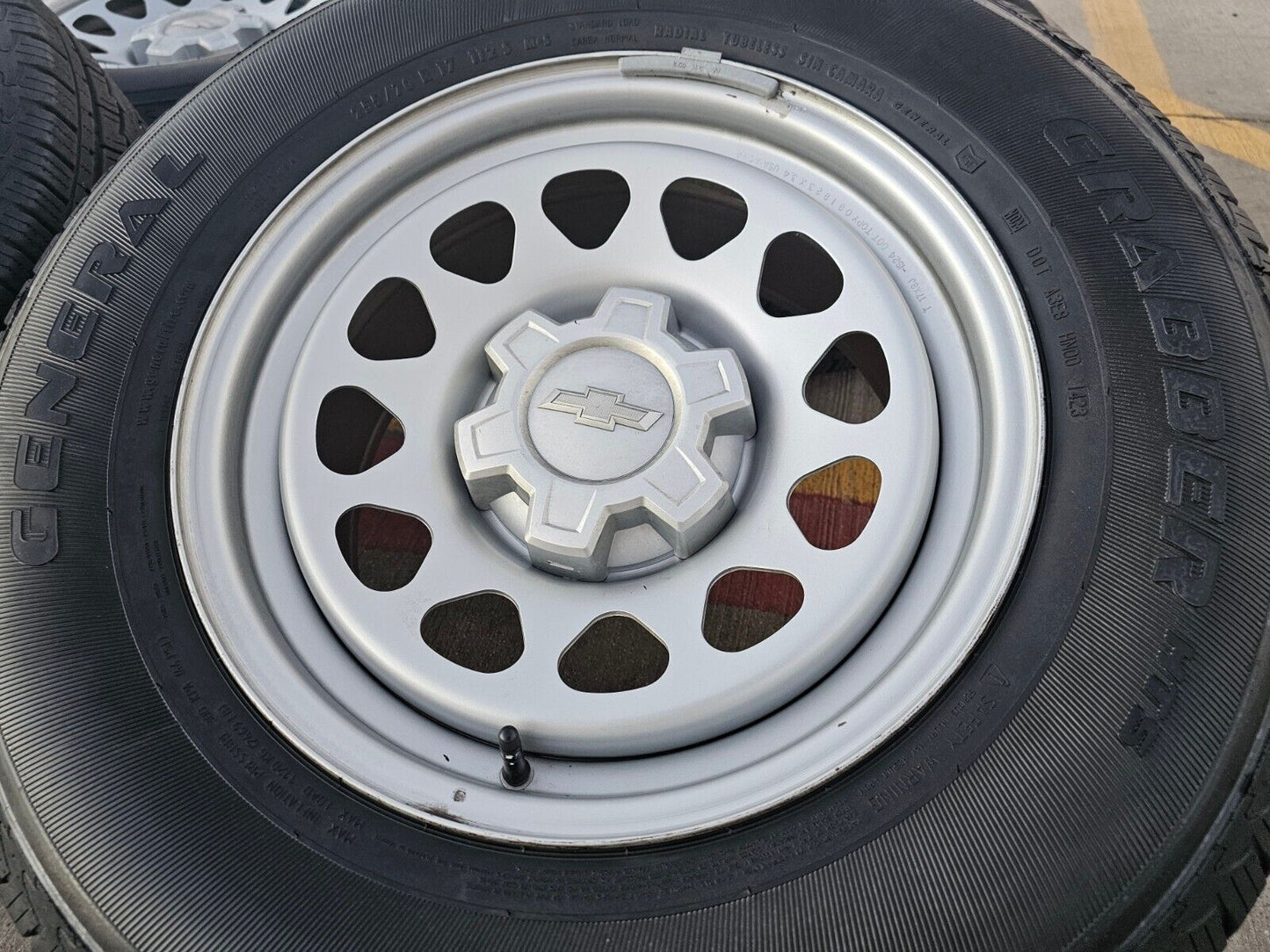 17" Chevy Silverado OEM wheels rims tires Tahoe Colorado 8130 GMC Canyon