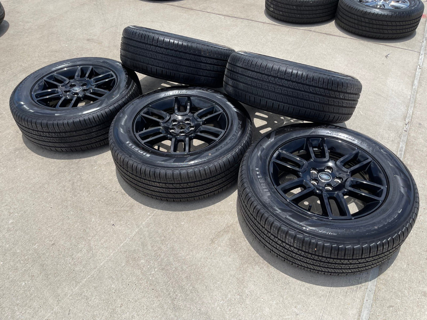 19" Land Rover DEFENDER Range Rover OEM 72350 wheels rims 2023 2024 2025 NEW