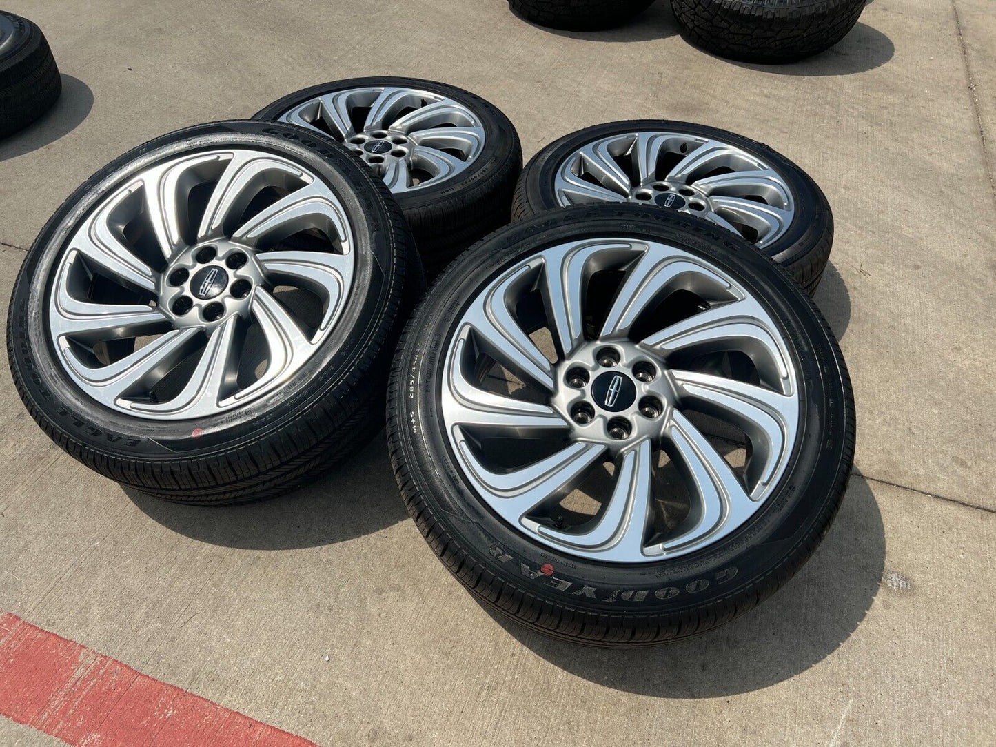 22" Lincoln Navigator OEM rims wheels RESERVE tires 2022 2023 2024 10497