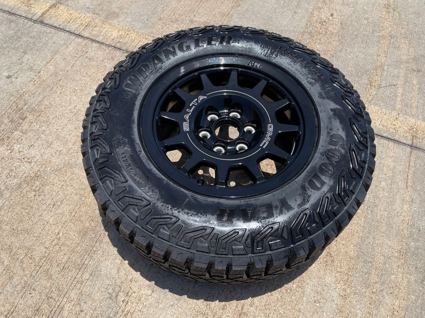 (1) 18" AEV SALTA GMC Sierra AT4X Chevy Silverado OEM rim wheel 2024 2025 NEW