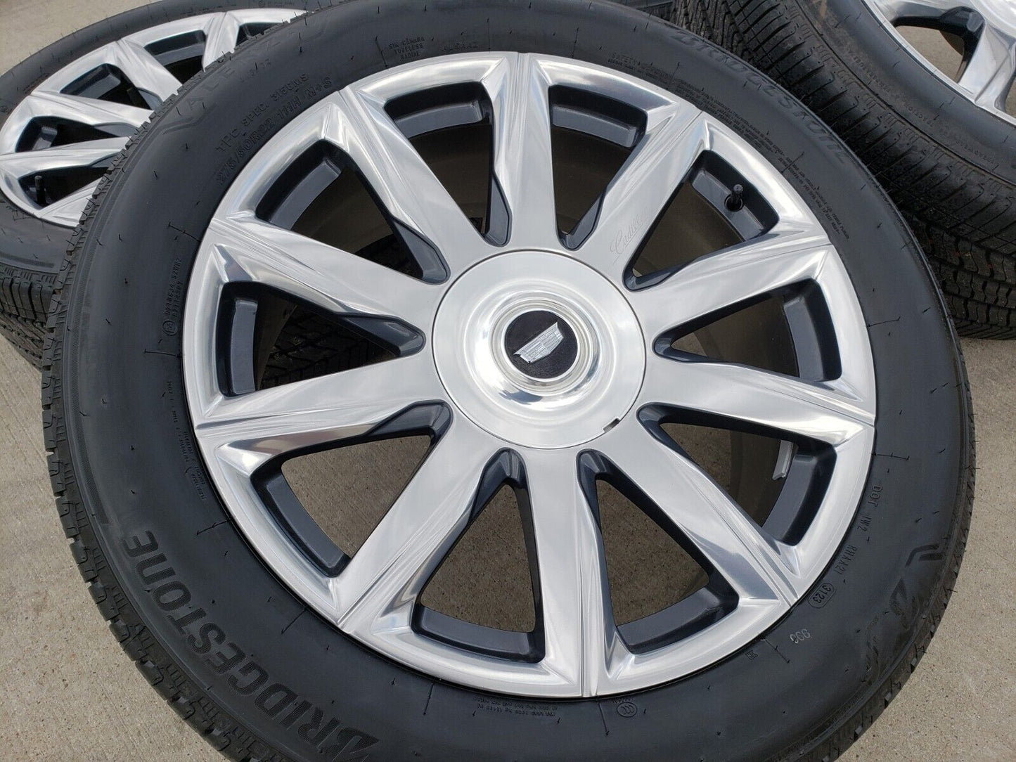 22" Cadillac Escalade Platinum OEM ORIGINAL wheels rims 95078 2023 2024 2025 NEW