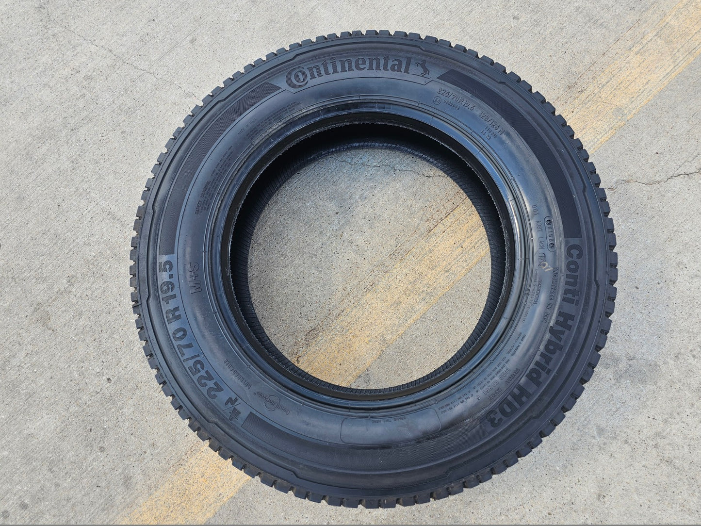 (1) 225/70/19.5 Continental Conti Hybrid HD3 tire 225/70r19.5 LT 14 PLY