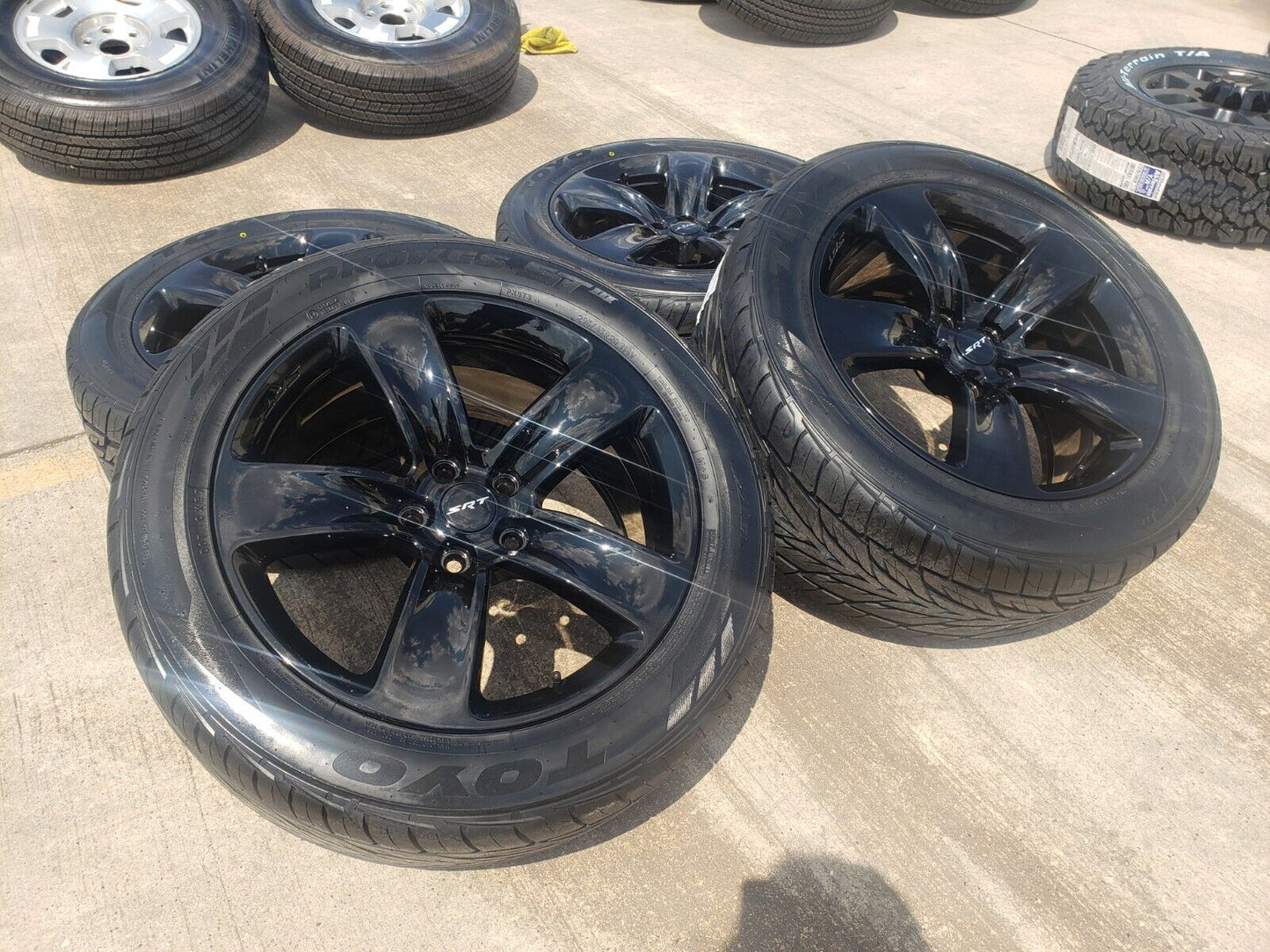 20" Jeep Grand Cherokee SRT Trackhawk OEM 9139 wheels rims tires NEW