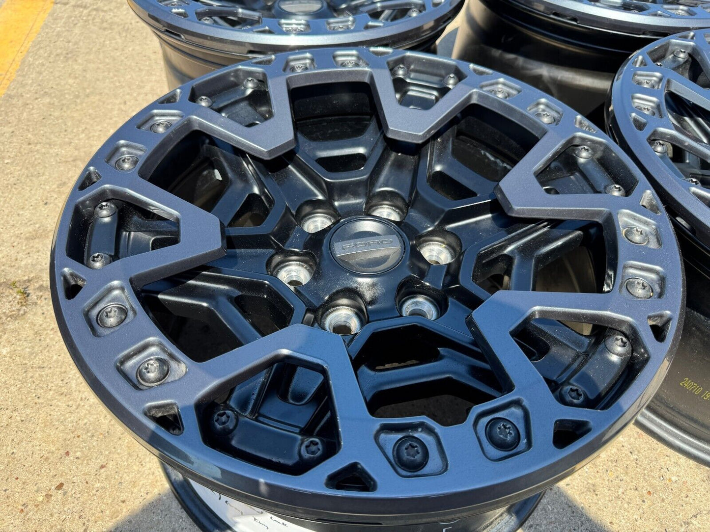 17" Ford F-150 Raptor R OEM BEADLOCK rims wheels 2024 2025