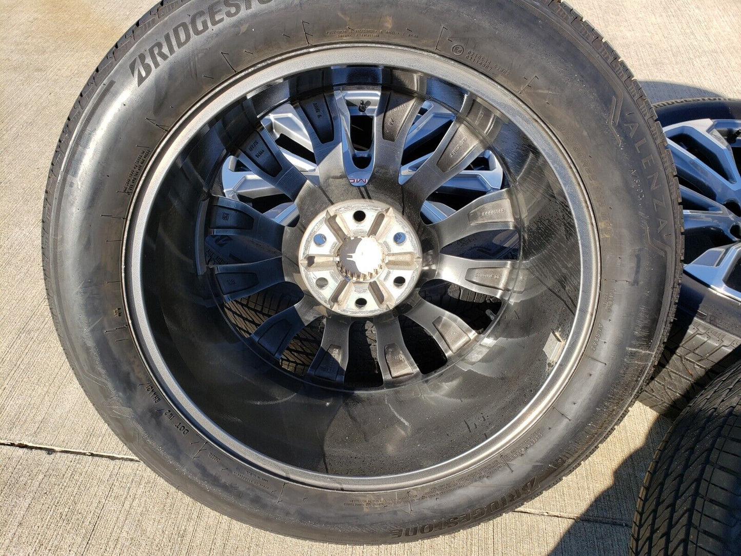 22" GMC Yukon Sierra Chevy Tahoe Silverado OEM wheels rims tires 14025 97000