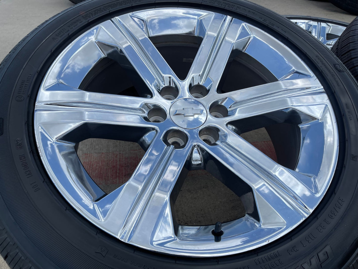 22" GMC Yukon Tahoe Chevy OEM CHROME wheels rims Silverado 5667 NEW tires